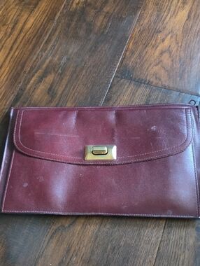 Mimo Sacs Vintage Burgundy Leather Clutch with Gold Tone Turn Lock